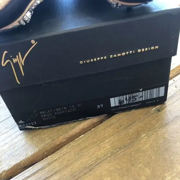 Giuseppe Zanotti Black Flats with Diamond Crest Rounded Toe size 37 - Picture 2 of 5